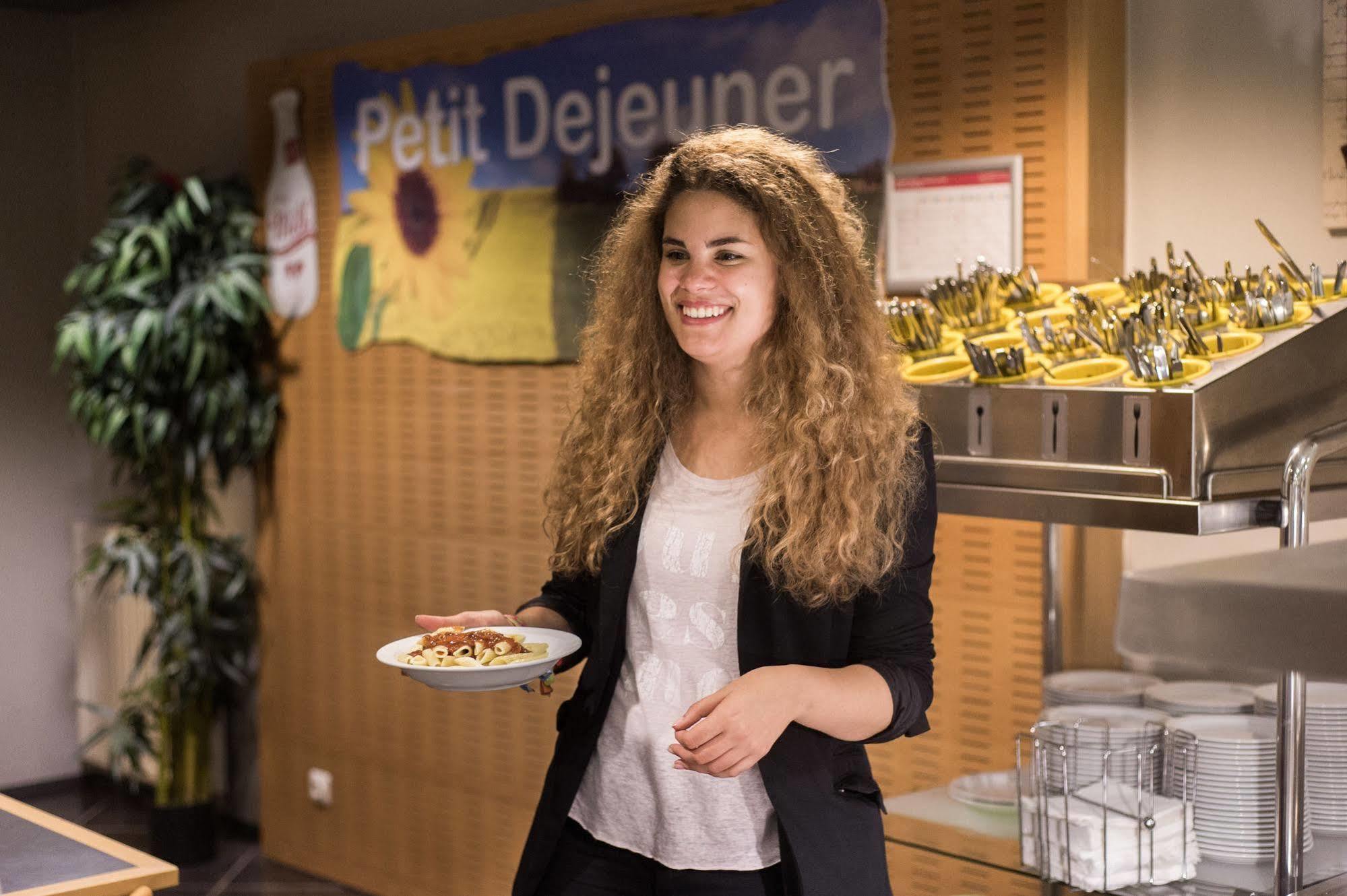 Auberge De Jeunesse De מונס מראה חיצוני תמונה