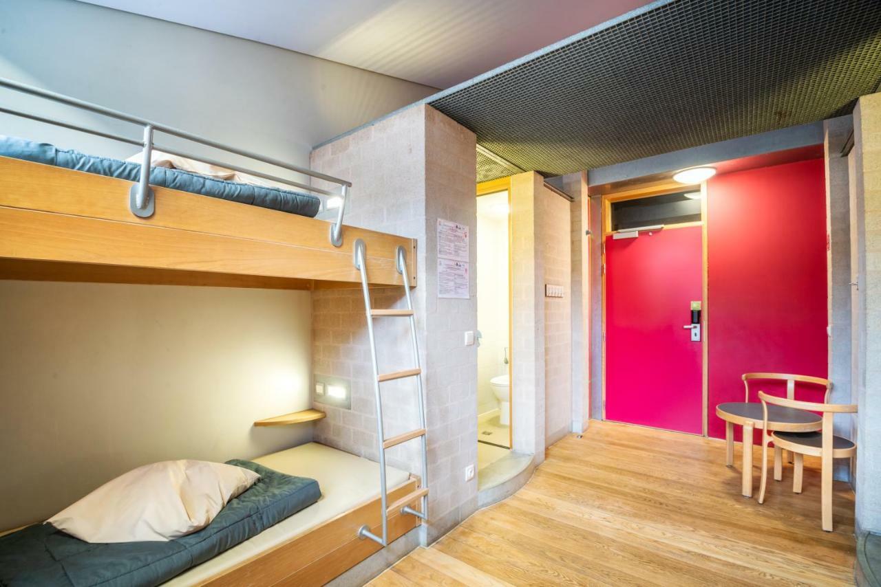 Auberge De Jeunesse De מונס מראה חיצוני תמונה